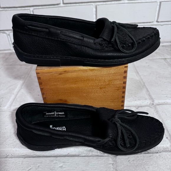 Minnetonka Women’s Kilty Driving Shoe Moccasin Size 7 - Picture 11 of 11